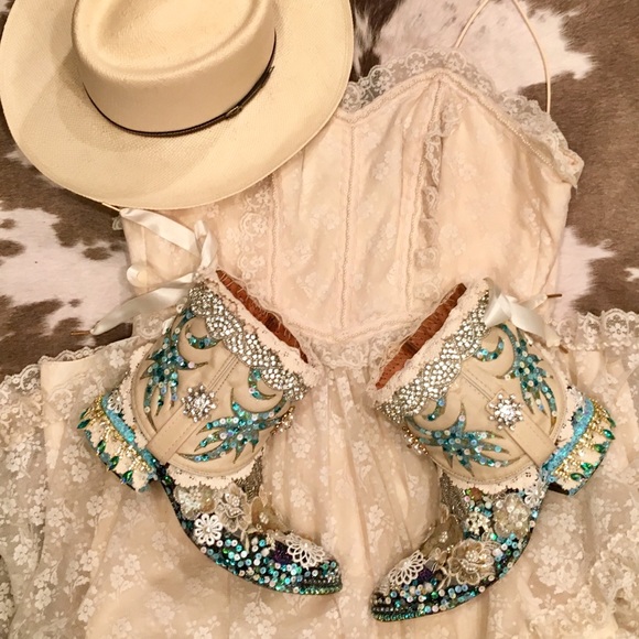 Embellished custom Bridal Bling Cowgirl Boots 6M - Picture 7 of 7